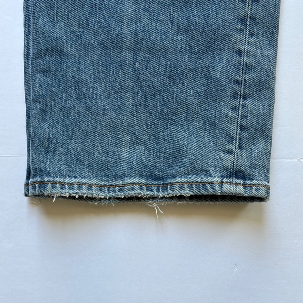 Abercrombie & Fitch High-Rise Straight Leg Jeans - Light Blue Denim - SHORT - Picture 4 of 8